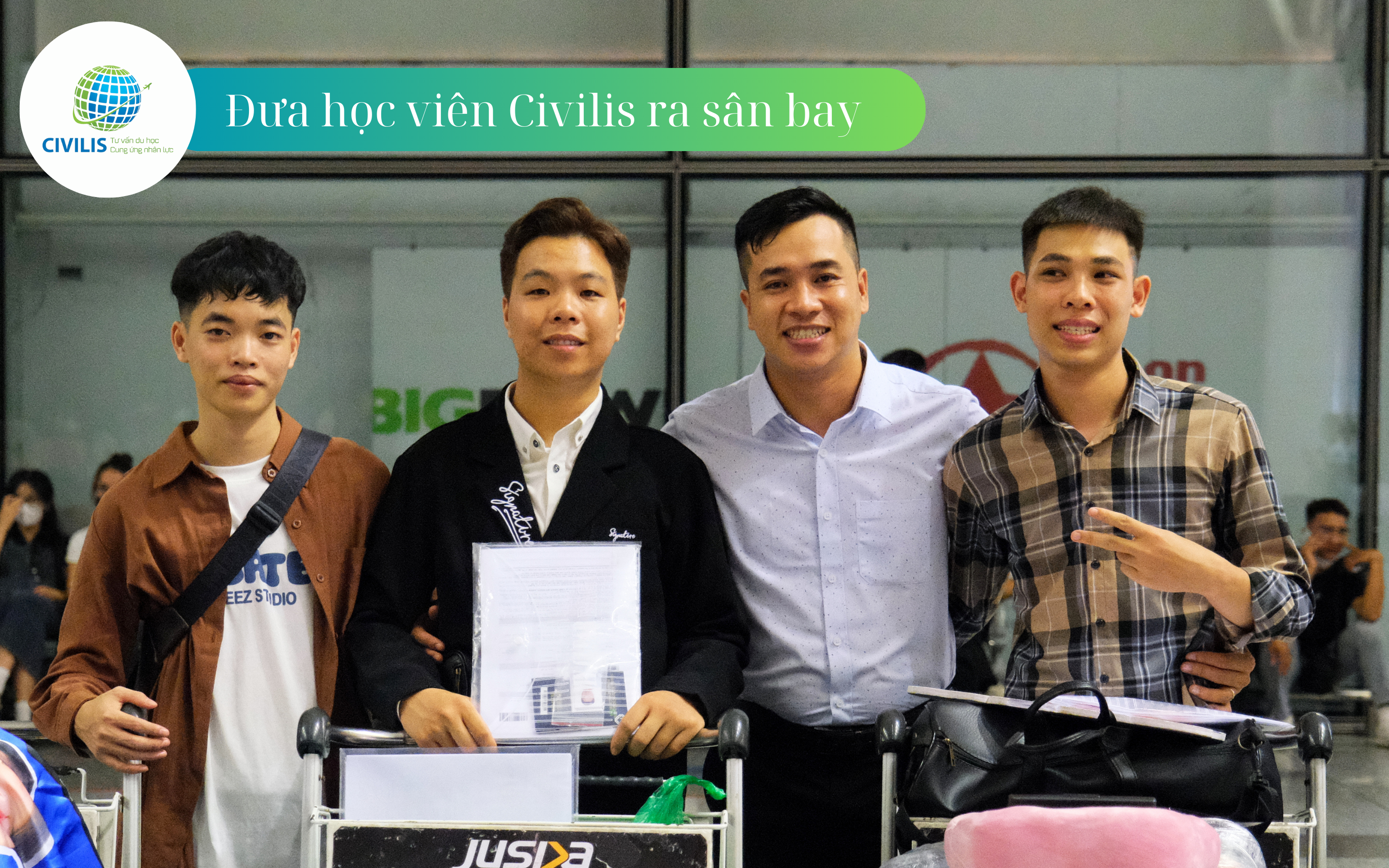 Ảnh chụp đưa tiễn học viên Civilis ra sân bay