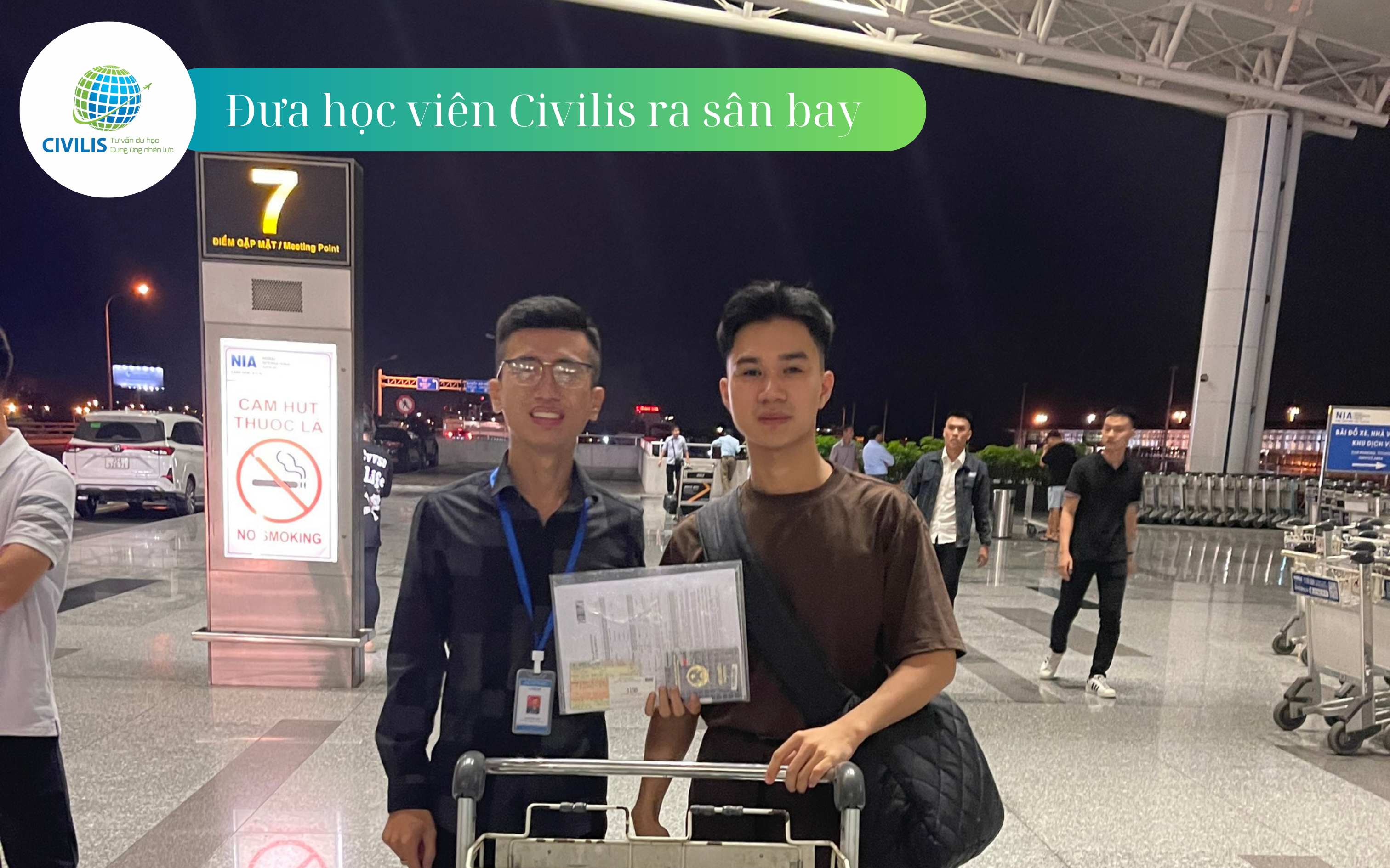 Ảnh chụp đưa tiễn học viên Civilis ra sân bay