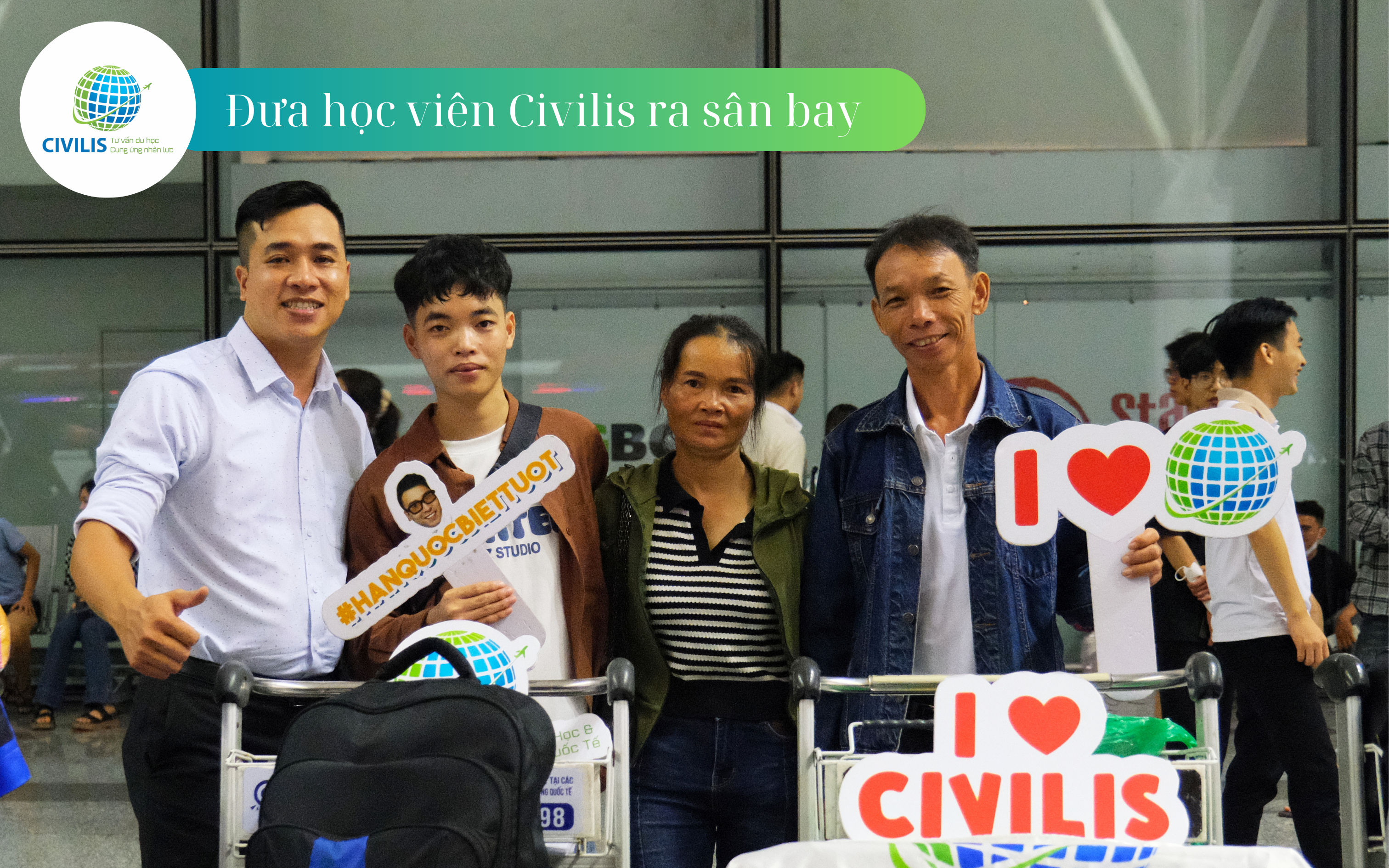 Ảnh chụp đưa tiễn học viên Civilis ra sân bay