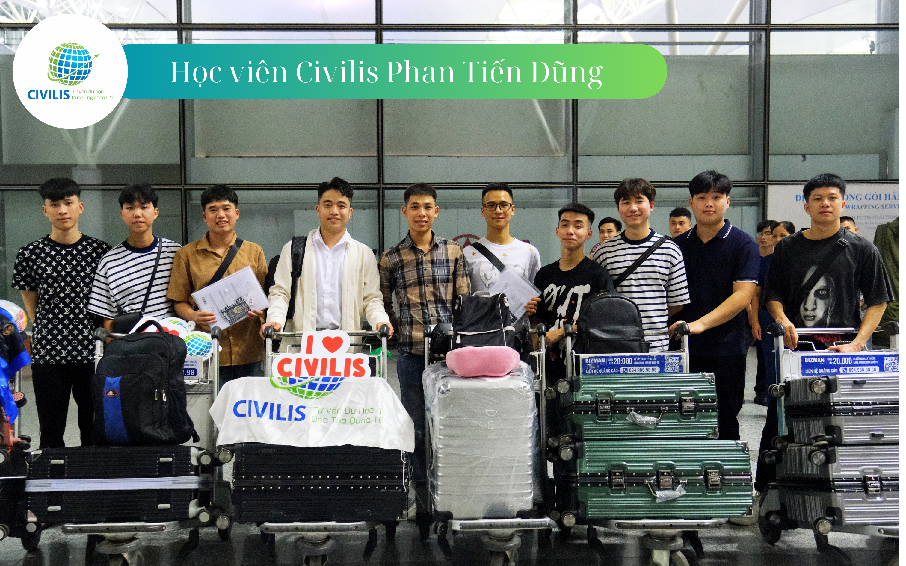 Ảnh chụp đưa tiễn học viên Civilis Phan Tiến Dũng ra sân bay