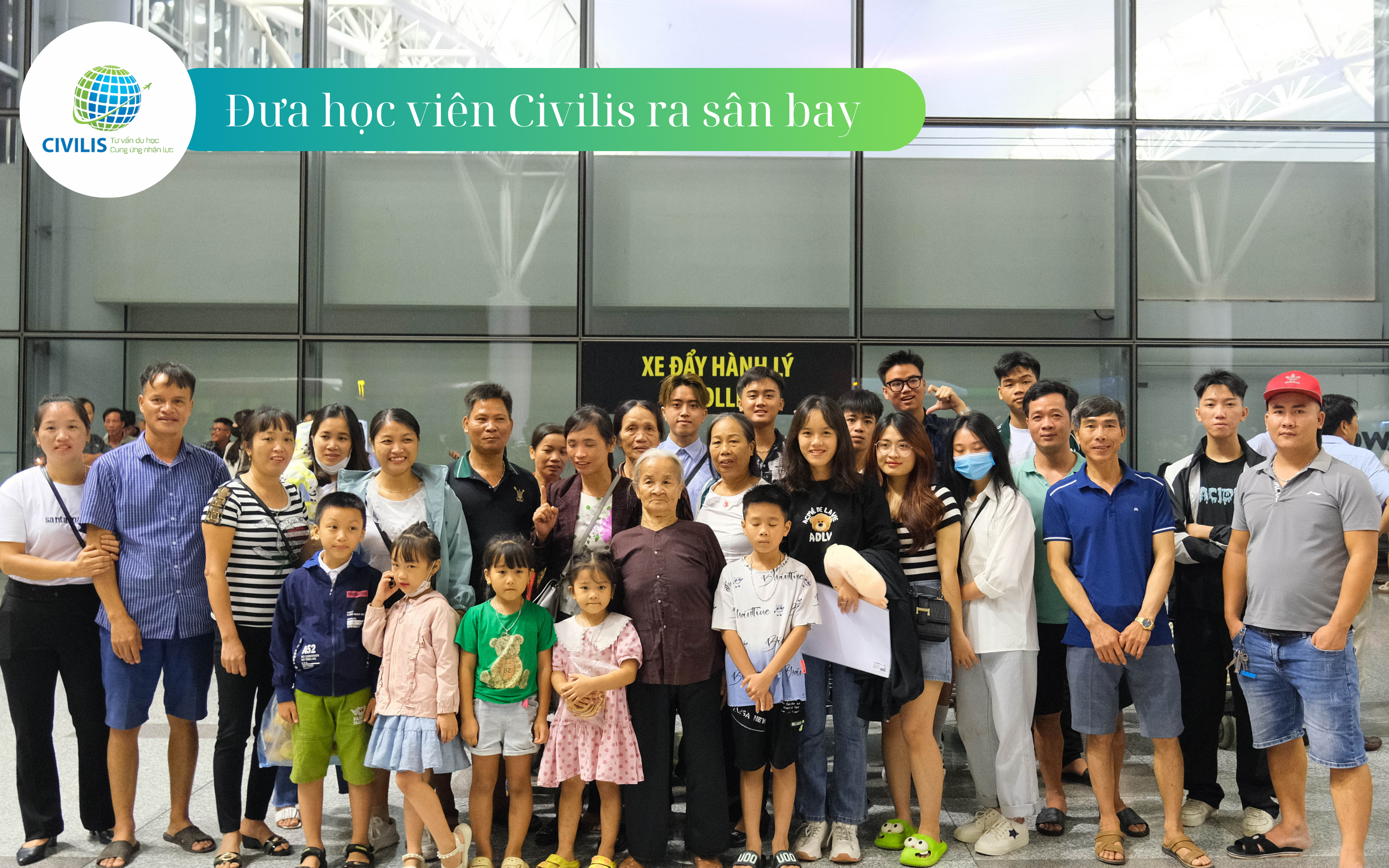 Ảnh chụp đưa tiễn học viên Civilis ra sân bay