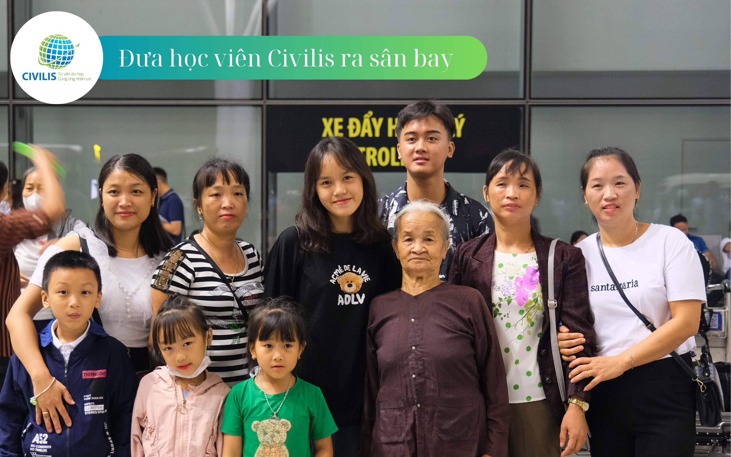 Ảnh chụp đưa tiễn học viên Civilis ra sân bay