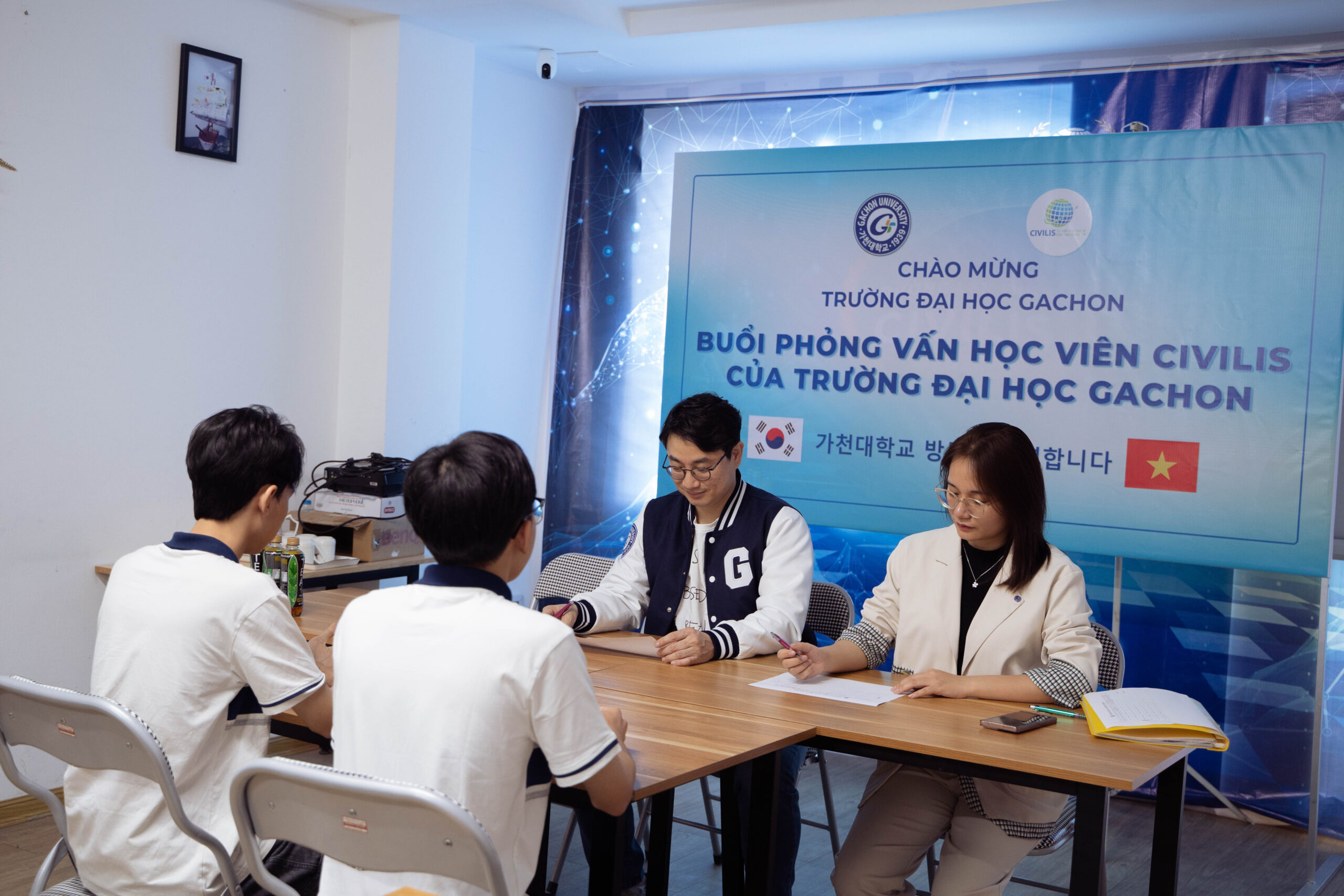 Đại học Gachon đến Civilis phỏng vấn