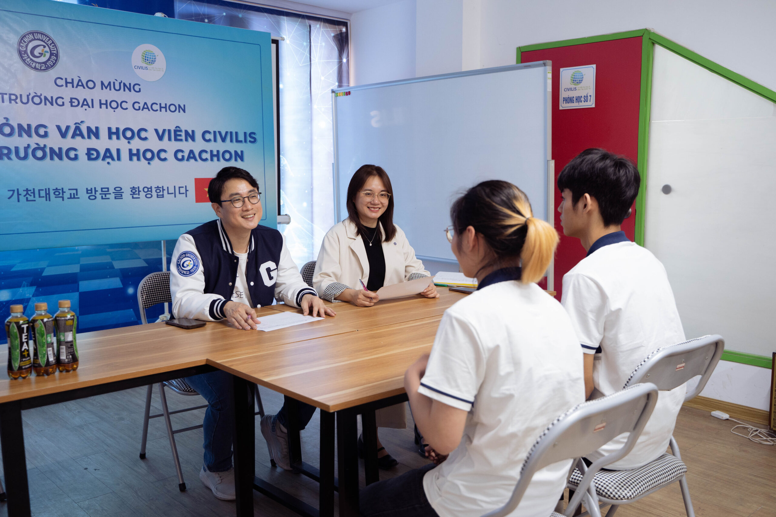 Đại học Gachon đến Civilis phỏng vấn